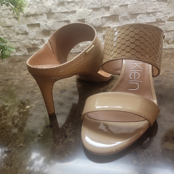 Calvin Klein Cecily Patent/Python Patent Open Toe Sandles with Heels. - Picture 7 of 8